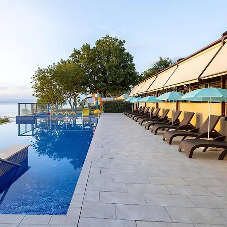 Camping Cozy Stacaravan In Glavotok With Wifi