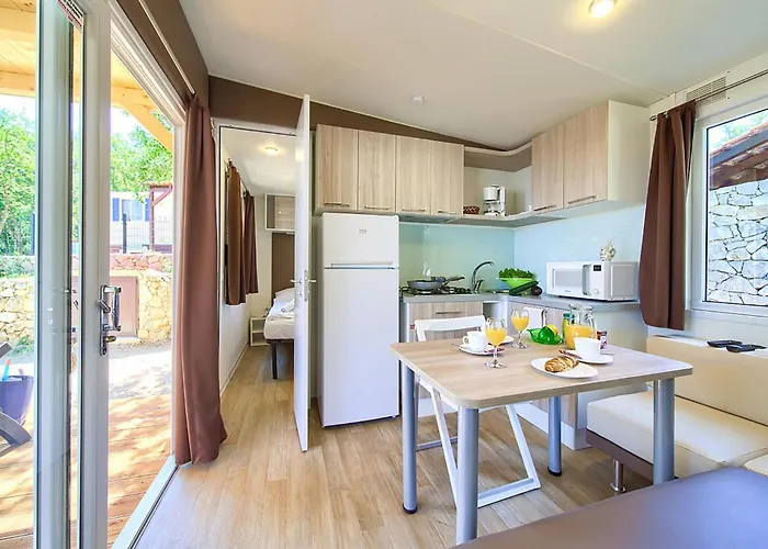 Cozy Stacaravan In Glavotok With Wifi Campsite