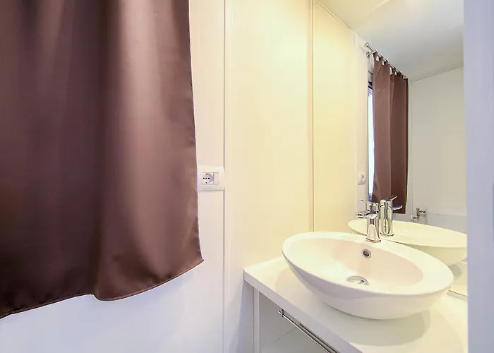 Cozy Stacaravan In Glavotok With Wifi Campsite 4*