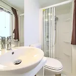 Beautiful Stacaravan In Glavotok With Wifi Kemping 4*