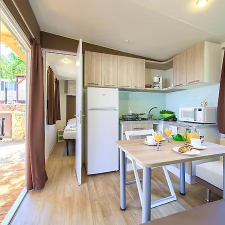 Cozy Stacaravan In Glavotok With Wifi Kemp