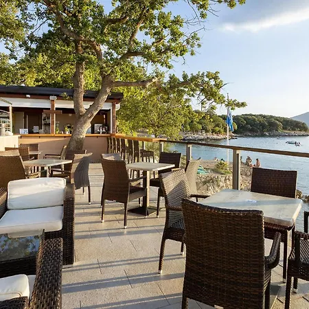 Kemp Cozy Stacaravan In Glavotok With Wifi