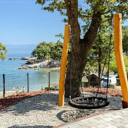 Cozy Stacaravan In Glavotok With Wifi Brzac